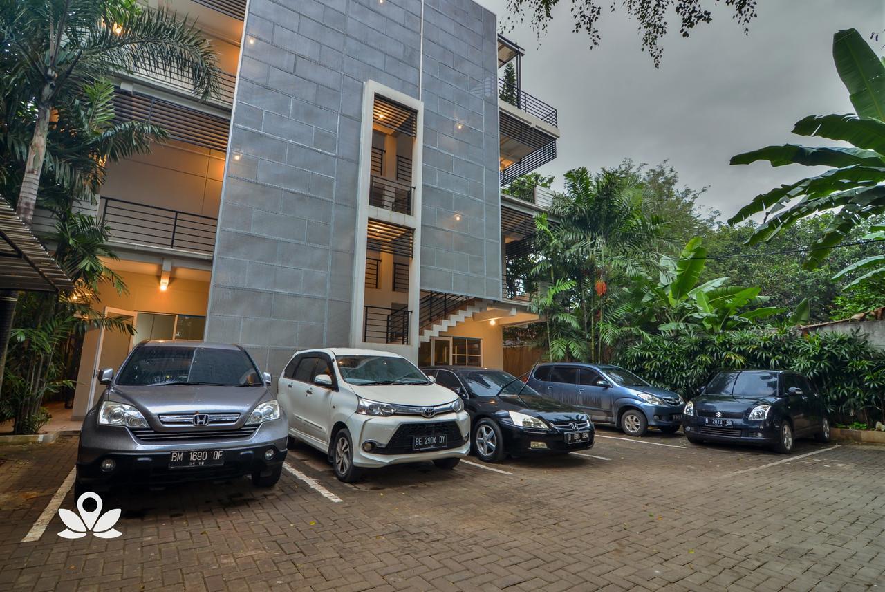 Zen Rooms Kebagusan Raya 21 Cilandak エクステリア 写真