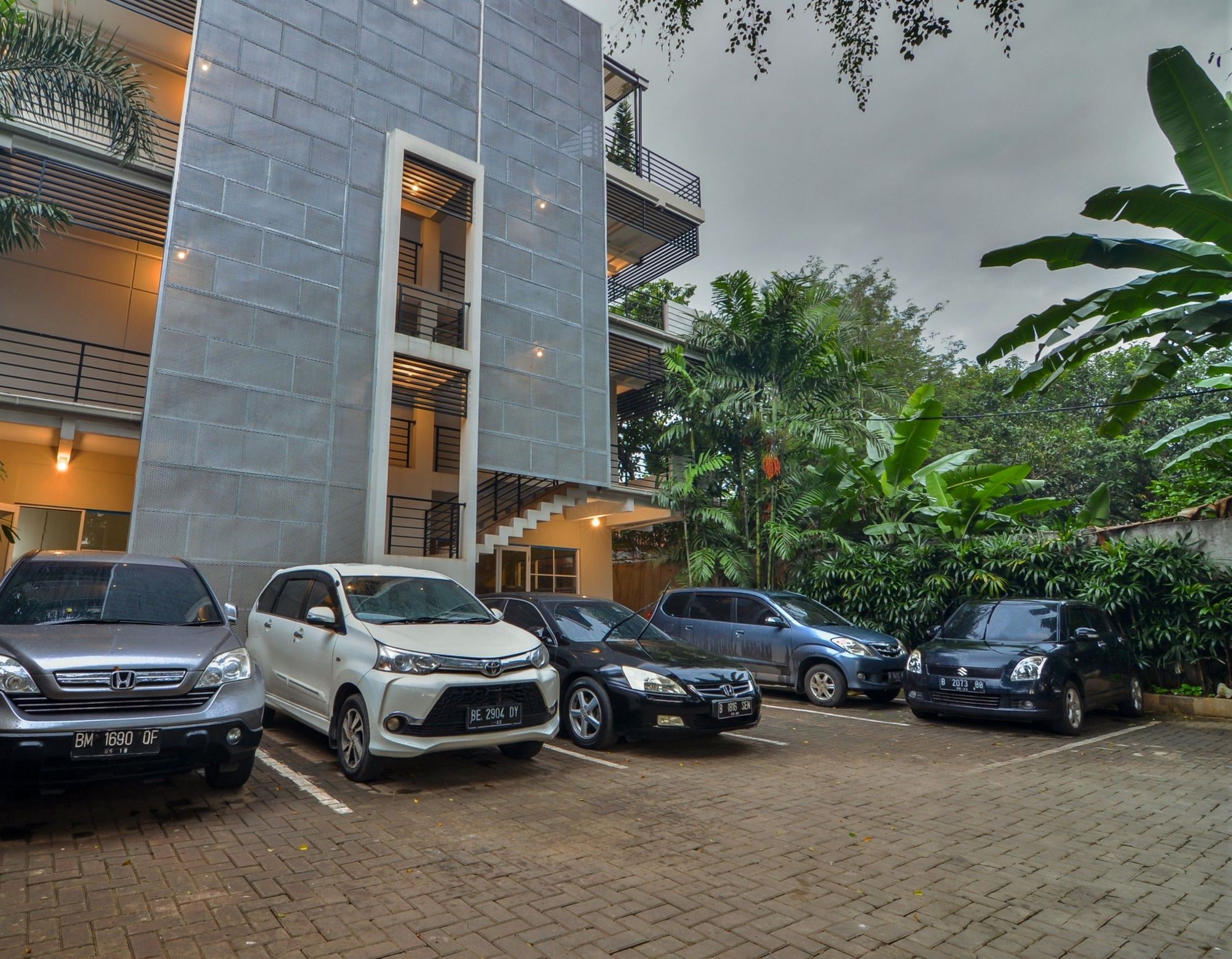 Zen Rooms Kebagusan Raya 21 Cilandak エクステリア 写真